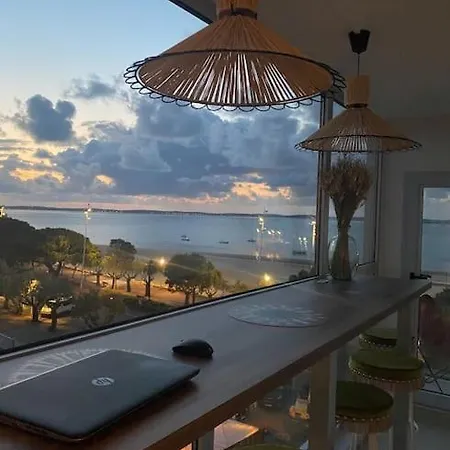 Claire Front De Superbe Vue Bassin Arcachon