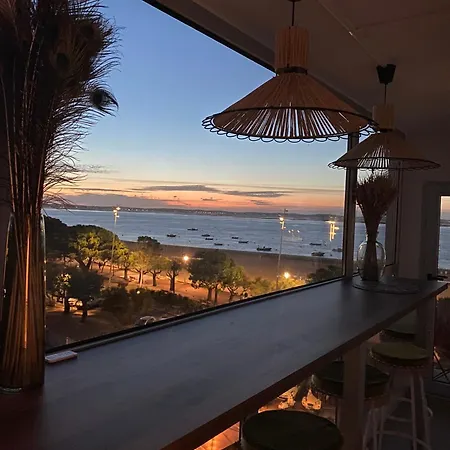 Claire Front De Superbe Vue Bassin Appartement Arcachon